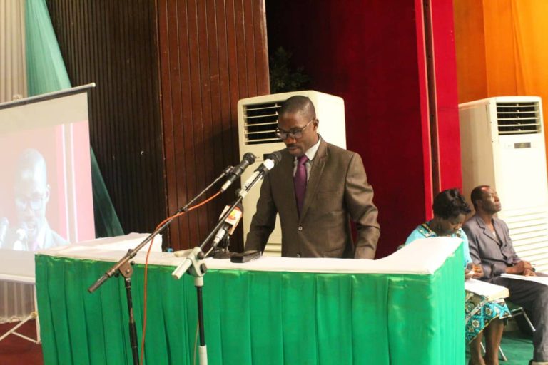 Togo/Etrenne de fin d’année : les ministres Noël Bataka et Kodzo Adedze imposent les produits locaux aux institutions