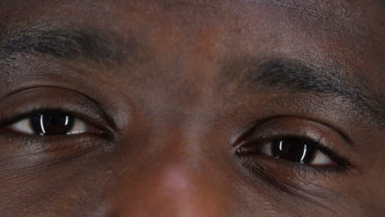 Santé : Une entreprise met au point des gouttes qui corrigent la vue pendant quelques heures