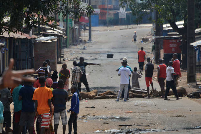 Barrage au mandat de trop : Le réveil des Guinéens, le sommeil des Togolais