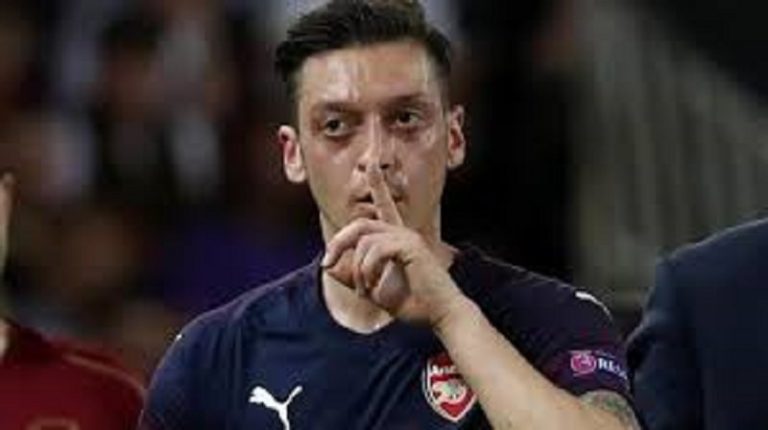 Football : Özil décide de rester à Arsenal jusqu’en juin 2021