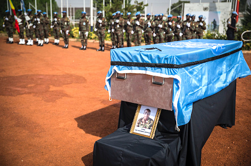 La Minusma rend hommage au Caporal Kossi Agounwadje décédé des suites d’une attaque au Mali