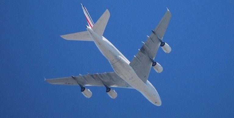 Un Boeing de Air France avec 299 passagers obligé de faire demi-tour au milieu de l’Atlantique à cause d’un incident