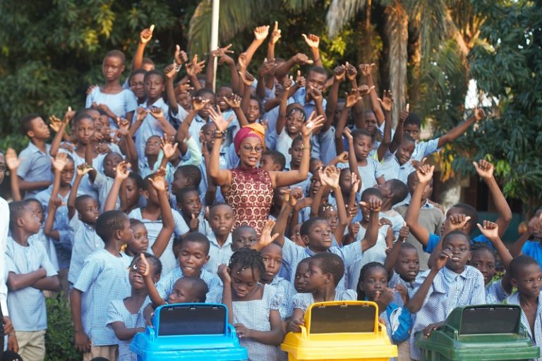 Togo : ‘Ange Line’ et ‘Moi Jeu Tri’ apportent du sourire aux enfants malentendants du centre Ephphata