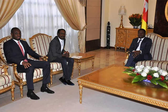 Togo, le Palais de la présidence, un Moulin? : Faure Gnassingbé déroule le tapis rouge au très polluant pasteur nigérian Joshua Iginla !