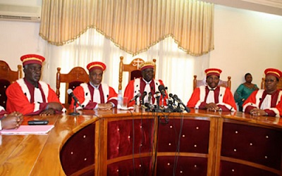 Les députés adoptent la loi sur la recomposition de la Cour constitutionnelle