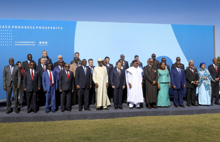 Le Premier ministre prend part en Egypte au forum sur la paix, la sécurité et le développement en Afrique