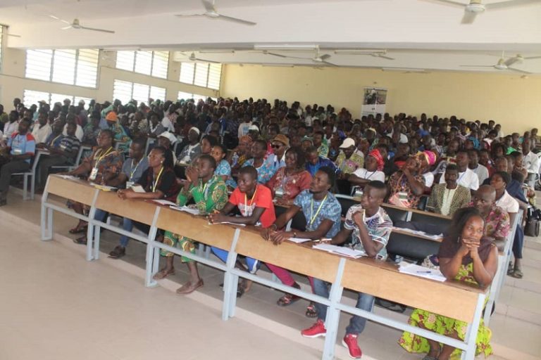 Togo / TeleFood : le préfet de Kpélé apporte son soutien aux jeunes du Camp du futur