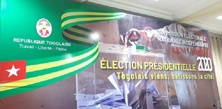 Togo / Présidentielle 2020 : le déploiement  des urnes dans les centres de vote officiellement  lancé