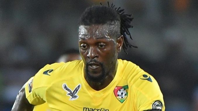 Annoncé en Premier League, Adébayor veut battre un record de Drogba