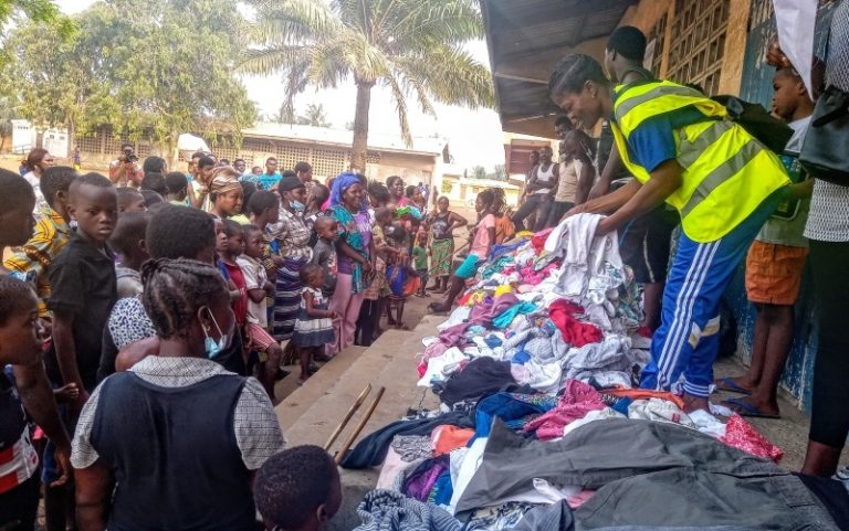 Les associations, « JEPHETHAH Groupe » et « COSA » ont respecté la journée Togo propre à Adamavo
