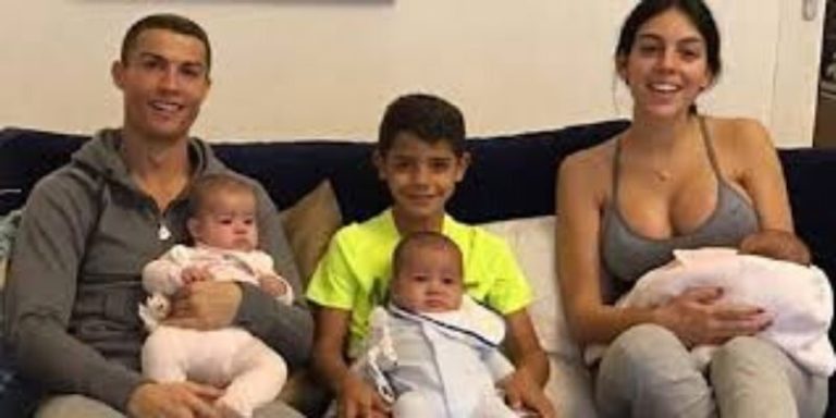 Cristiano Ronaldo en plein bain : “moment drôle” avec ses quatre enfants