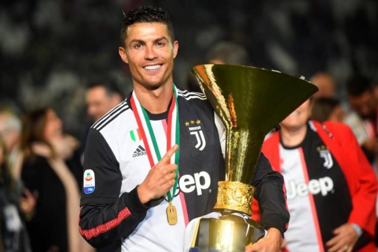 Cristiano Ronaldo a 35 ans ! La toile est reconnaissante : « Le football ne serait pas pareil sans toi »