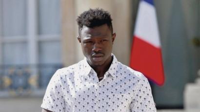 France: Mamadou Gassama ne fait plus partie des Sapeur-pompiers