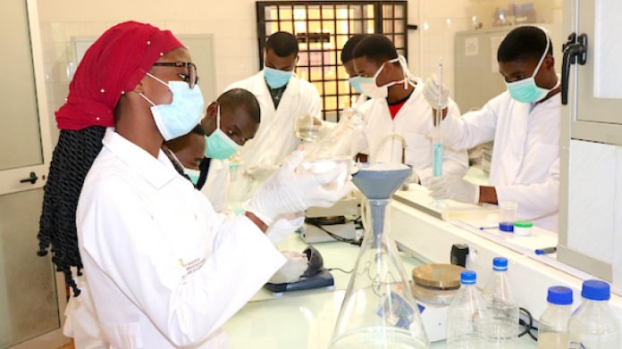 Les scientifiques de l’Université de Lomé se joignent à la riposte contre le Covid-19