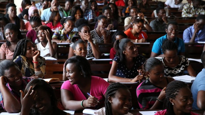 Université de Lomé: cours en ligne, Oui, sans les moyens, Non !