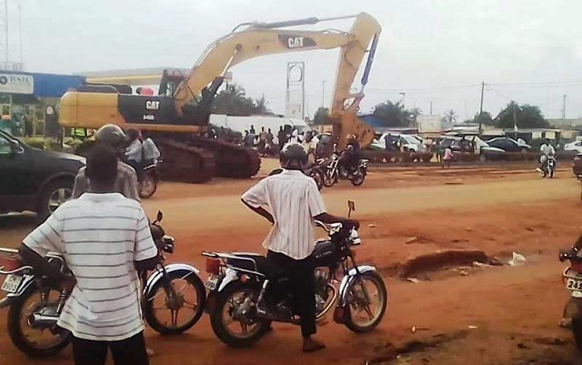 Togo – Ebomaf et ses bulldozers sèment la désolation sur la voie Lomé-Kpalimé