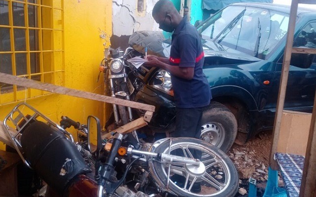Togo – Adidogomé : Un véhicule rentre dans un mur et fait des blessés