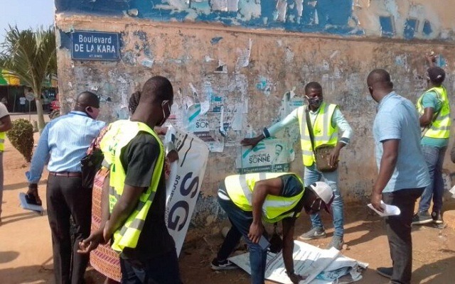 Togo – La commune du Golfe 3 veut se débarrasser des affiches obscènes