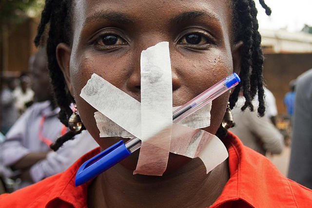 Etouffement du débat politique. Restriction des libertés. Musèlement de la presse…:  Togo…«démocratie» à reculons