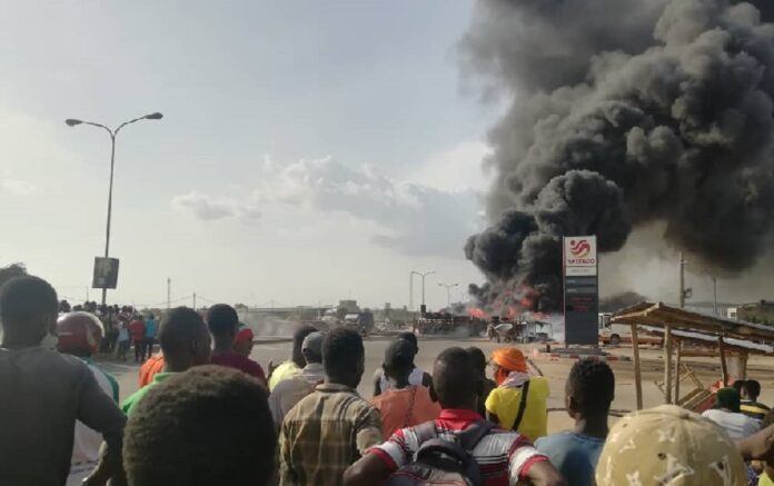 Togo-Vidéo de l’incendie du camion citerne lundi à Agoè-Zongo