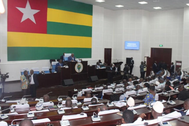 Togo, Nouvelle modification du code du travail : Ces députés si soumis à Faure Gnassingbé