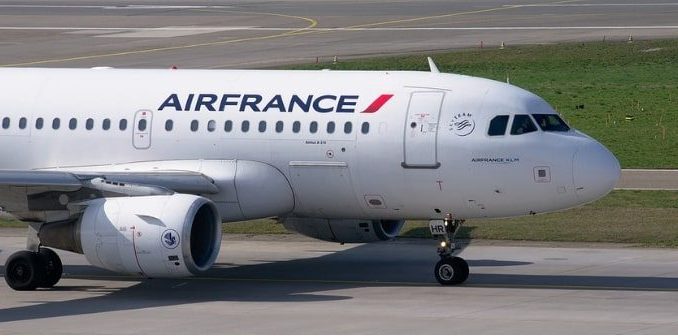 Air France refuse d’embarquer un bébé parce qu’il n’a pas de carte d’identité
