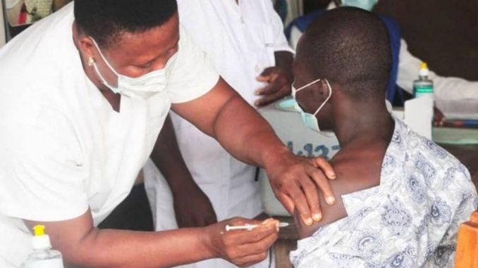 Togo : lourde sanction pour six fraudeurs de cartes de vaccination !