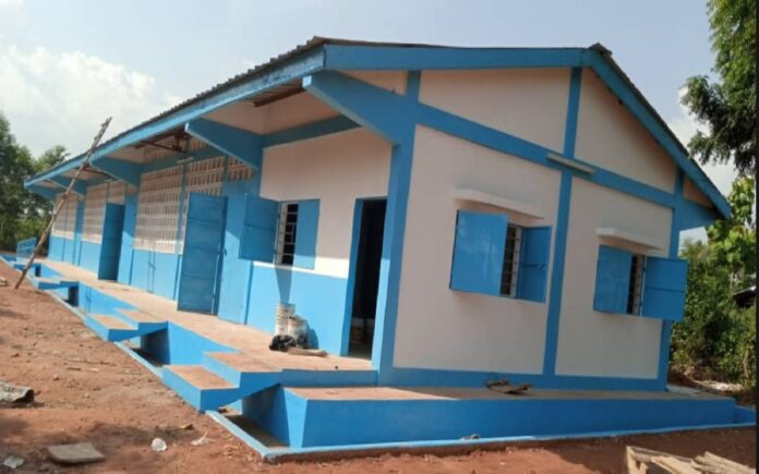 Togo-André Kangni Afanou : « Il faut arrêter de peindre les bâtiments scolaires en bleu et blanc »