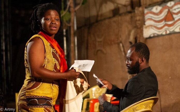 Togo-Théâtre : « Amstramgram » de Samuel Wilsi interprétée par Adjaratou Yérima dans une mise en scène de Fabrice Paraïso
