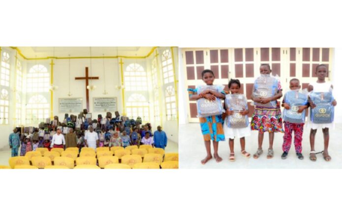Togo-Rentrée scolaire 2022-2023 : Dr Charles BIRREGAH a fait encore parler son cœur envers les enfants orphelins de FONDAVO