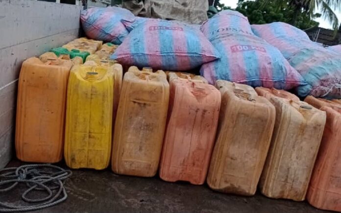 Togo-Saisie de plusieurs centaines de bidons d’essence frelatée sur la route Lomé-Vogan