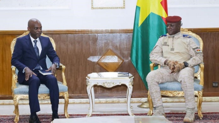 Le ministre des affaires étrangères reçu à Ouagadougou