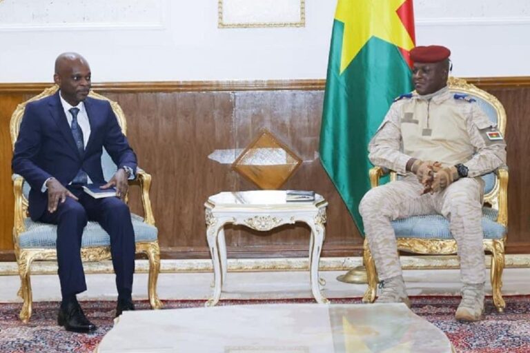 Le Togo va-t-il jouer les pompiers de service entre le Burkina et la France ?