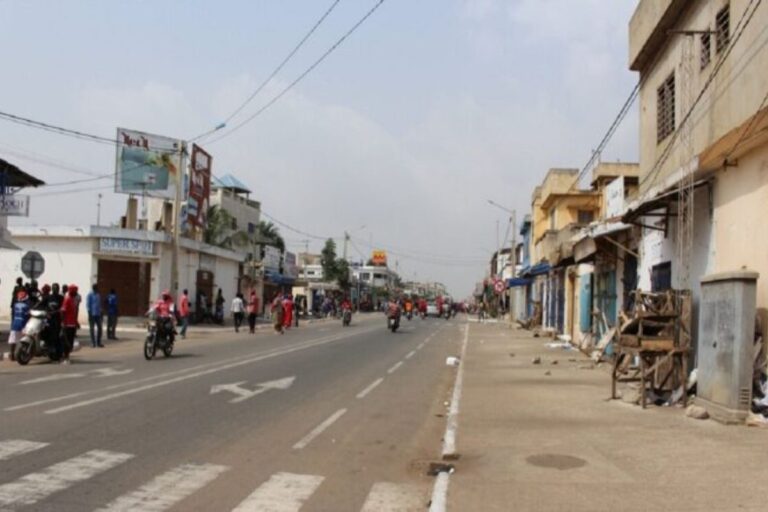 « Tout le monde se retrouve aujourd’hui au Togo comme dans un labyrinthe où l’on ne se reconnaissait plus »