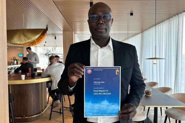 Football : l’ex-Épervier Nibombe Dare obtient le prestigieux diplôme UEFA Pro [Photos]