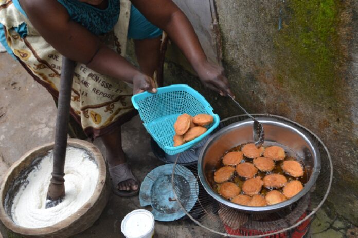 Des beignets « aux cacas » servis aux clients