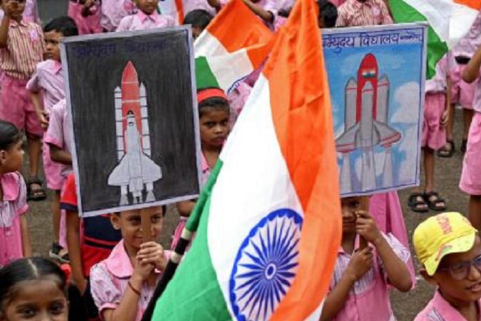 Faits divers–Alunissage réussi pour la fusée indienne Chandrayaan-3