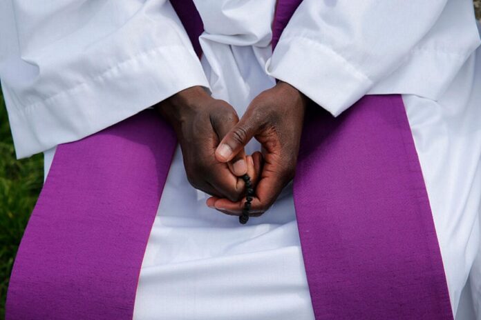 Togo-Un homme envoie des nudes au prêtre de sa paroisse