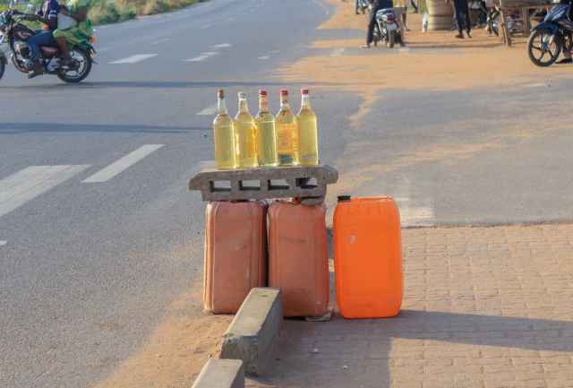 Togo / Traque de vendeurs de carburant illicite : Les forces de l’ordre entre violence aveugle et amateurisme, cas d’Akoumapé