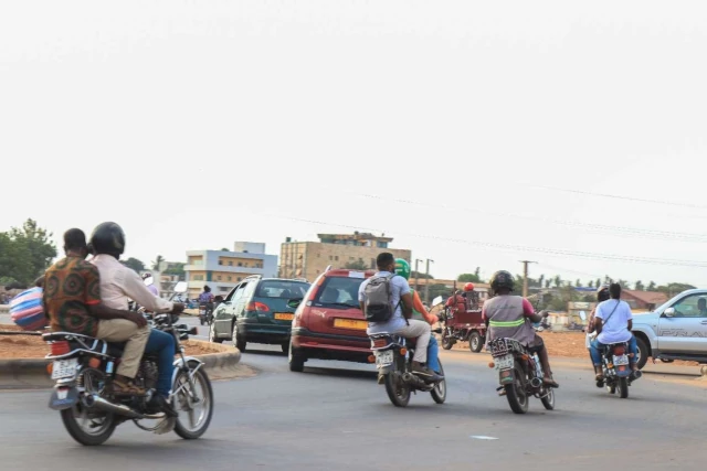 Togo / Lomé: Carrefour Attikoume et les feux tricolores sur les rails, une mauvaise inspiration d’un piètre génie